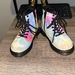 Dr Martens boots for kids size 8